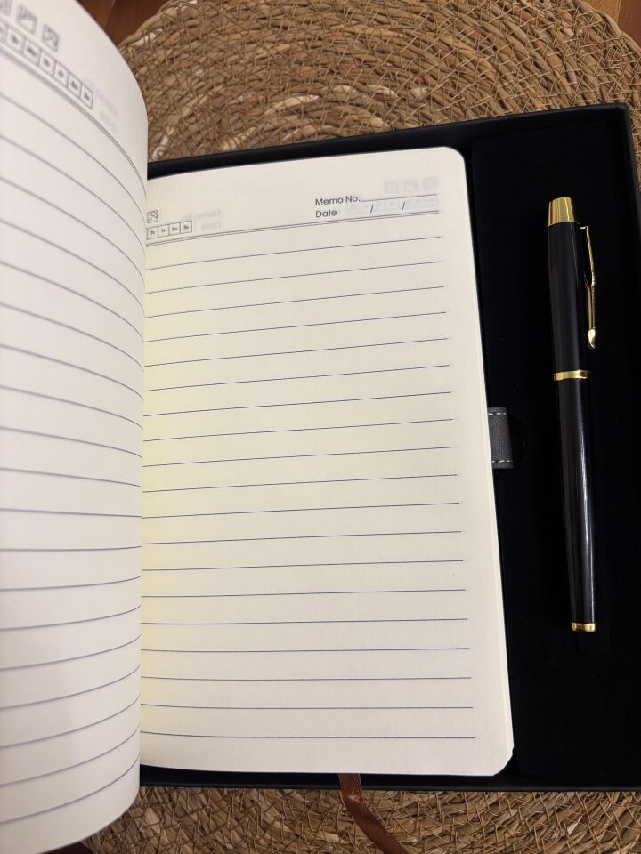 Premium Deri Defter ve Metal Kalem Hediye Seti – Özel Kutulu